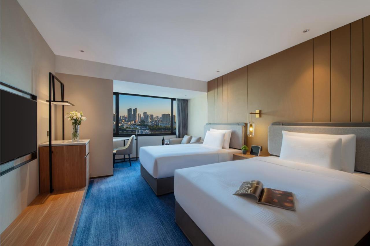 Guangzhou Hotel - Free Shuttle Bus To Exhibition Center During Canton Fair Period Exterior photo